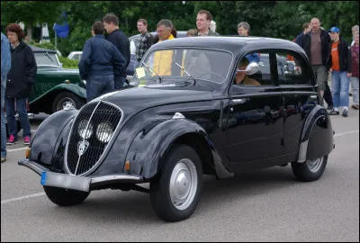 Dernier modèle "d'avant-guerre", elle a été produite de 1938 à 1949 à plus de 100 000 exemplaires : c'est la ...