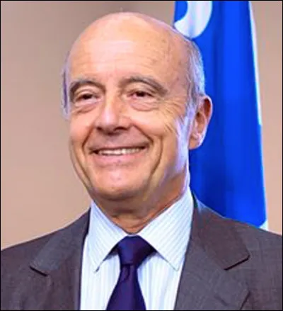 Dans quelle ville des Landes, Alain Jupp&eacute; est-il n&eacute; en 1945 ?