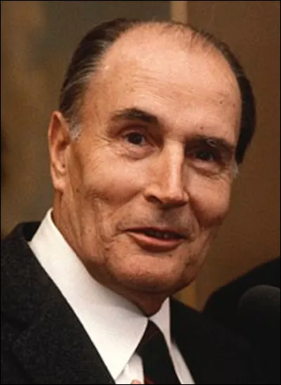 Dans quelle ville des Charentes, Fran&ccedil;ois Mitterrand est-il n&eacute; en 1916 ?