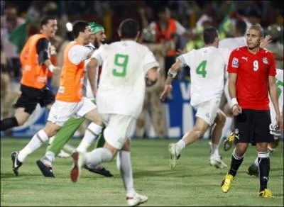 Combien de match contre l'Egypte a-t-il fallu pour que les algriens se qualifient  la CdM 2010 ?