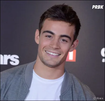 Où Maxime est parti pour faire de la cuisine ?