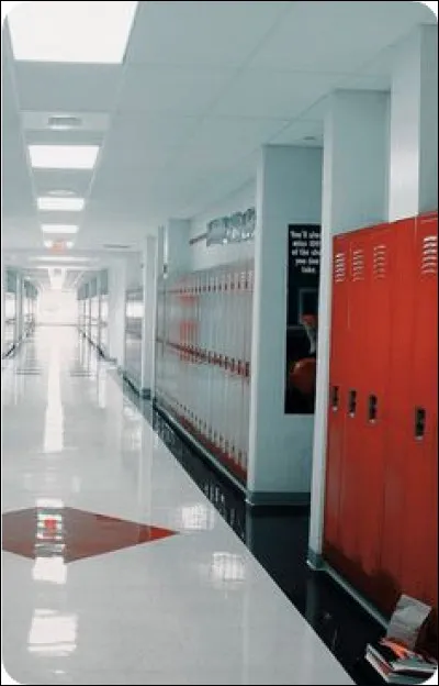 La drague au lycée est vraiment lourde.