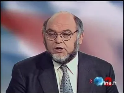 Robert Hue, candidat du PCF en 1992 puis en 2002, était ...