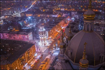 Quelle est cette ville ukrainienne, devenue de facto le capitale de la République populaire éponyme ?