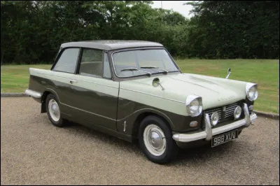 Quelle est cette voiture anglaise ?