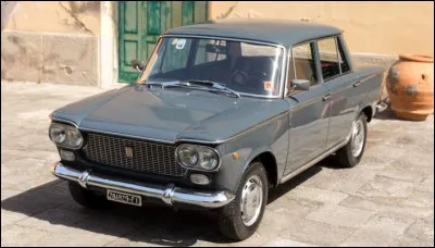 Quelle est cette voiture italienne ?