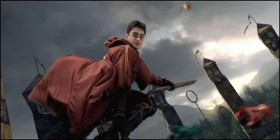 Dans les films "Harry Potter", quel poste occupe Harry lorsqu'il joue au quidditch ?