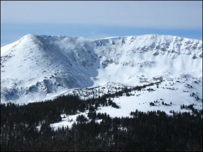 Quel est ce troisième plus haut sommet d'Afrique, point culminant de L'Ouganda avec 5 109 m d'altitude ?