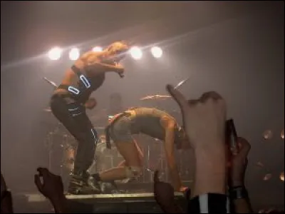 Complétez : 
"Poka ja za nej..."