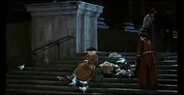 Que se passe-t-il quand Mary Poppins arrive devant la maison de la famille ?