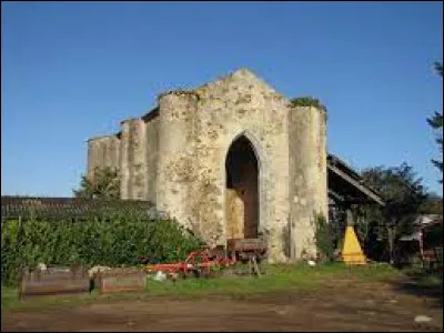 Nous sommes dans les Pays-de-la-Loire, devant la chapelle de l'Audrière, à Saint-Mesmin. Commune de l'arrondissement de Fontenay-le-Comte, elle se situe dans le département ...