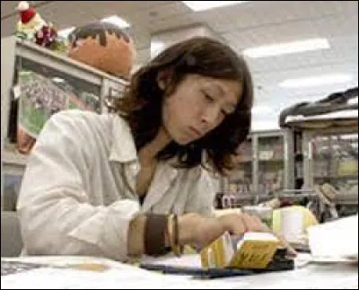 Mon auteur est : Kohei Horikoshi. Donc je suis...