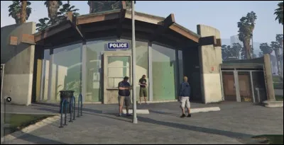 La sécurité du site est assurée par des policiers. Dans quel jeu vidéo ce poste de police est-il présent ?