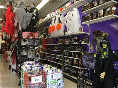 Et si vous terminiez votre journée dans notre parc, en passant dans cette boutique pour vous offrir un petit souvenir ? C'est...