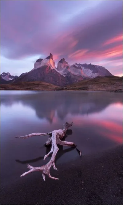 Quel est le nom du polyoxométallate {P2W18O62} ?