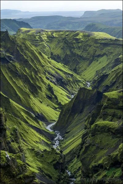 Si vous êtes une femme voilée, en quelle matière votre voile doit-il être en laboratoire ?