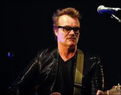 Complétez le titre de cette chanson : "Personne n'est...