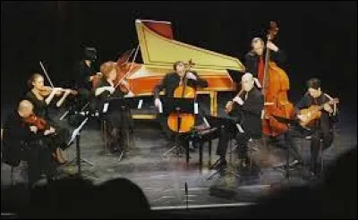 Quelle est l'origine du mot baroque qui désigne un courant artistique ?