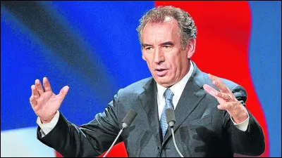 En 2007, quelle position prend François Bayrou arrivé 3e ?
