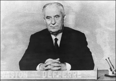 Toujours en 1969, Gaston Defferre, candidat SFIO arrivé 4e avec 5 %, ...