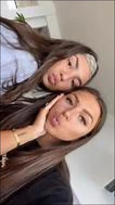 Qui sont les deux meilleures potes de Eva ?