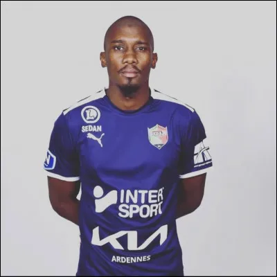 Comment s'appelle le capitaine en 2022 ?