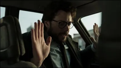 Dans quelle voiture le Professeur est-il, lorsqu'il vient à la rencontre de Tokyo pour la première fois ?