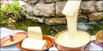 Que faut-il ajouter à la tomme fraîche pour faire de l'aligot ?