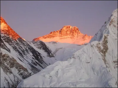 Quel est le sommet le plus près de l'Everest ?