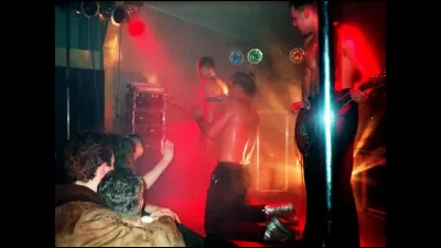 Complétez : 
"Und dann kommt..."