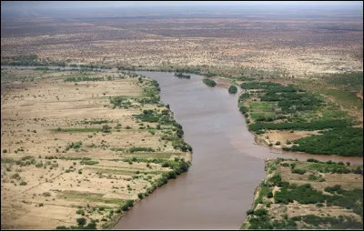 Quel est ce fleuve d'Éthiopie et de Somalie qui traverse la région autonome du Jubaland puis finit sa course dans l'océan Indien ?