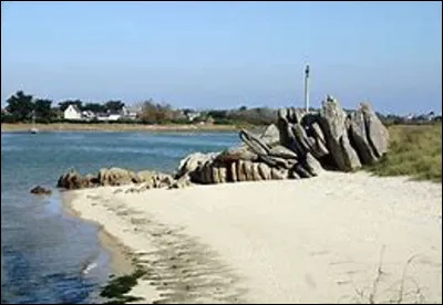 Quel est ce fleuve côtier français du Finistère log de 22,3 km qui se jette dans la Manche ?
