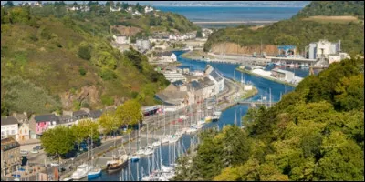 Quel est le chef-lieu, siège de la préfecture, du département des Côtes-d'Armor ?