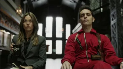 Quel otage Raquel voit-elle en premier ?