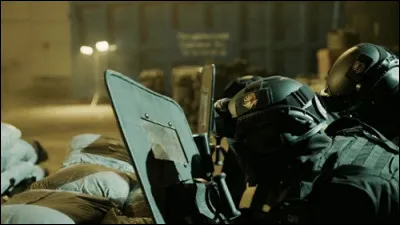 À quel endroit est touché Helsinki lors de la tentative d'assaut de la police après que des otages se sont échappés ?