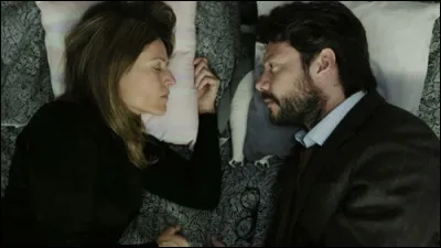 Qui a entendu le message de la personne qui a découvert la vraie identité du Professeur ?