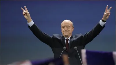 Alain Juppé, longtemps donné favori de l'élection présidentielle, perd la primaire présidentielle de la droite et du centre face à François Fillon : c'était en ...