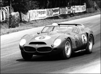 Quelle est cette voiture, victorieuse aux 24 heures du Mans 1962 ?