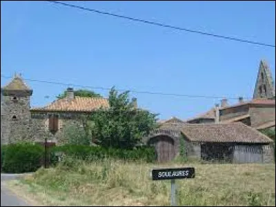 Petit village de 80 habitants, dans le Périgord noir, Soulaures se situe dans le département ...