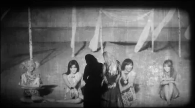 Après avoir mis un terme au groupe, elles ont sorti une toute dernière chanson. Quel est le titre de cette chanson ?