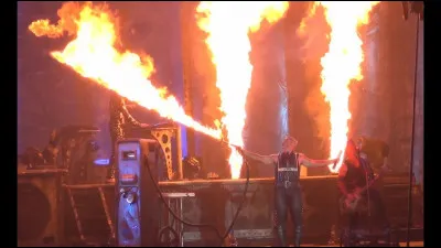 Complétez : 
"Ich brauche Öl für..."