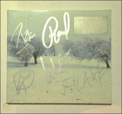 Complétez : 
"Sie ist ein Modell und sie sieht gut..."