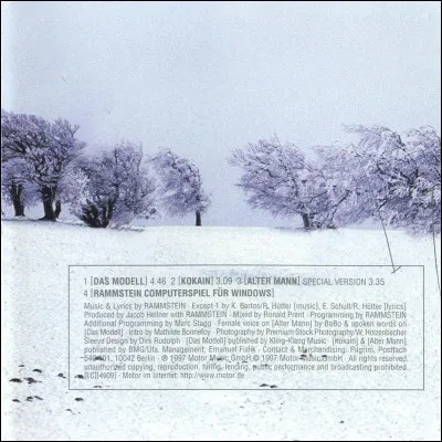 Complétez : 
"Und hat hier schon alle Männer..."