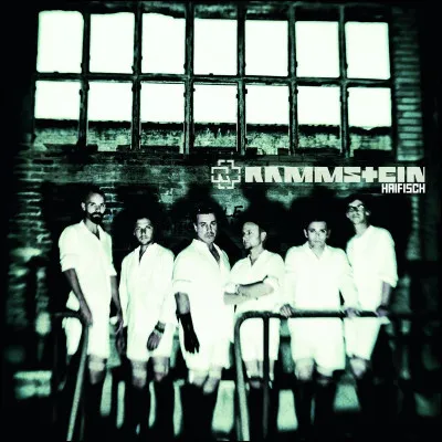 Complétez : 
"Doch der Haifisch lebt im..."