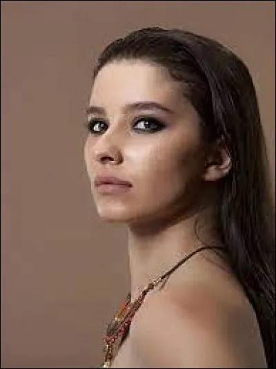 Quel est le nom de cette actrice ?