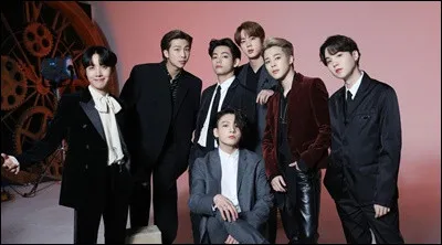 Qui sont les deux chanteurs principaux du groupe ?