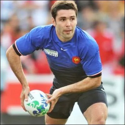 Quel journaliste sportif est depuis 2009 le commentateur attitré des matchs de rugby du XV de France, actuellement aux côtés de Dimitri Yachvili ?