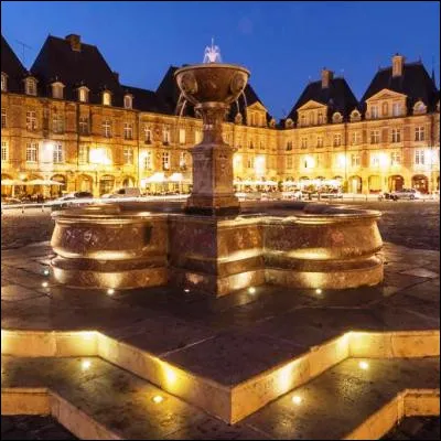 Quelle est la préfecture du département des Ardennes ?