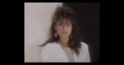 Dans quelle chanson se trouvent les paroles suivantes : "Oh femme unique, péché, désir/ Pour un serpent de bible" ?