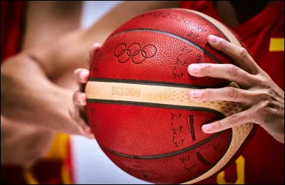 Quelle est la taille d'un ballon de basket pour un homme adulte ?